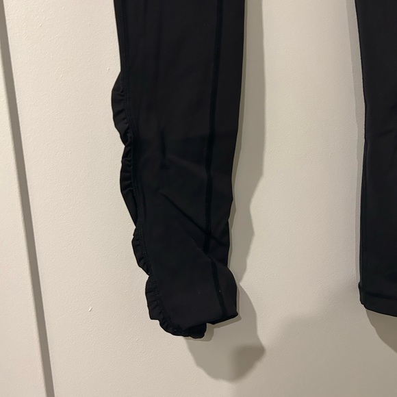 Lululemon Ruched Legging - Picture 3 of 4